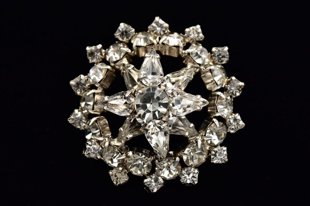 Vintage Clear Rhinestone Starburst Brooch Silver Crystal Flower Pin 1950s BinAT